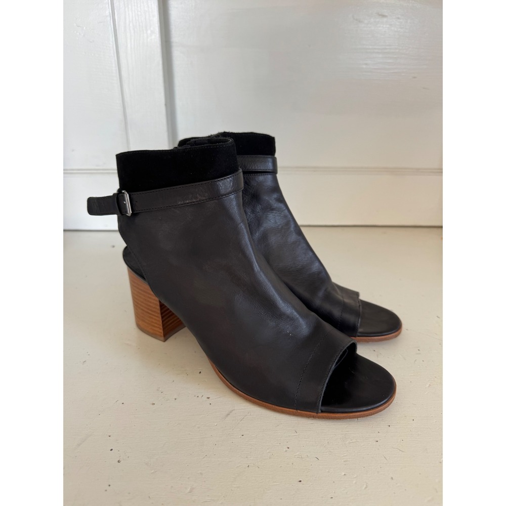 Vince Jane black peep toe booties size‎ 10M